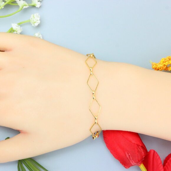"Elegant & Trendy Bracelet, A Perfect Gift for Women, Thoughtful, EVCH1845 - Picture 6 of 10
